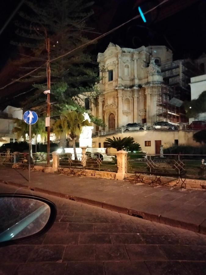 Casa Liola Lägenhet Noto Exteriör bild